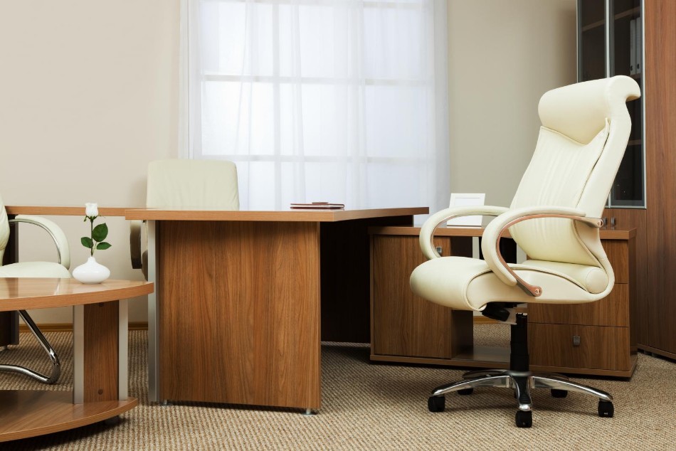 Мебель для кабинета: кресло, стулья